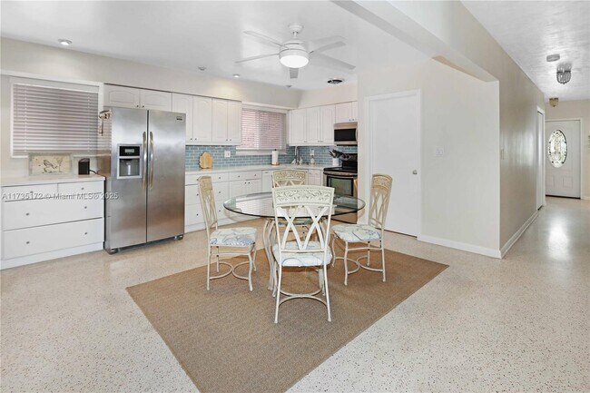 Photo - 330 Van Buren St