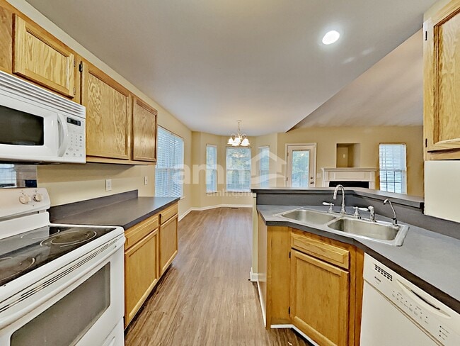 Photo - 519 Acorn Way