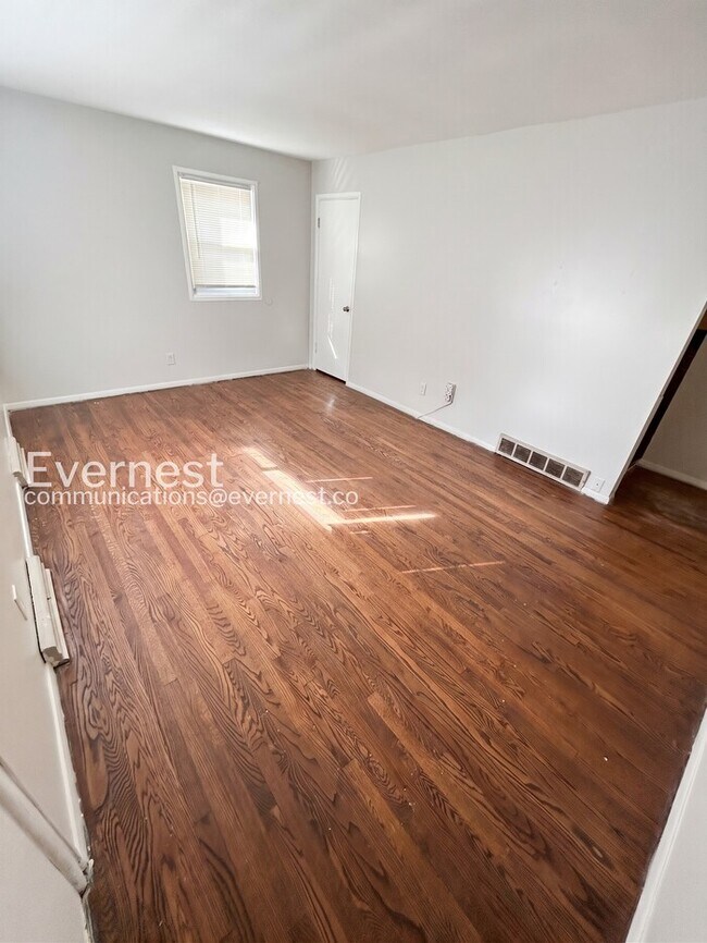 Photo - 3 Bed/1 Bath Home with Fenced Yard / Pet-Friendly / Vouchers Accepted / Available Now!