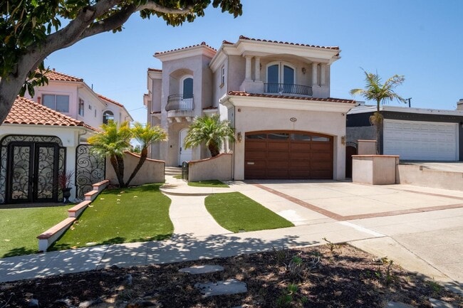 Building Photo - Stunning 4 bed, 4.5 bath home located on a quiet and highly desirable street in Redondo Beach