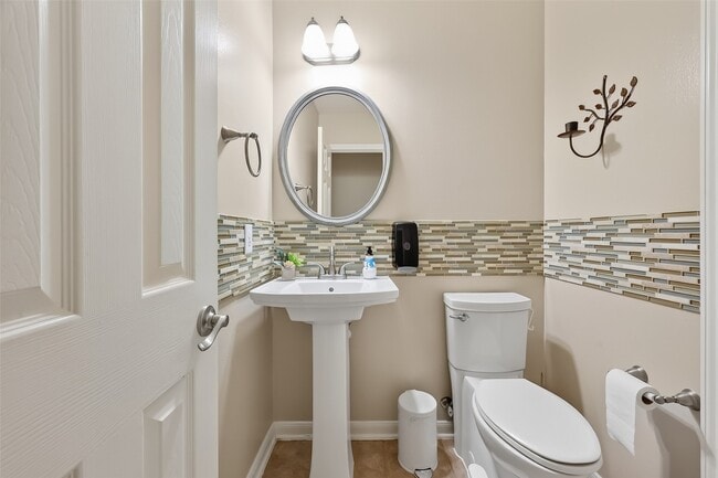 Photo - 10827 Oak Bayou Ln