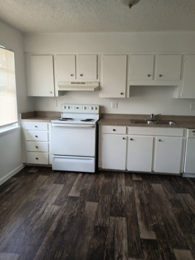 Photo - 3215 Baird Ave Unidad m-89
