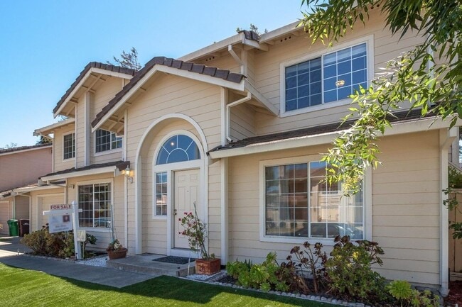 4 Bed/2 Bath Home with Maintenance-Free ba... - 4 Bed/2 Bath Home with Maintenance-Free ba...