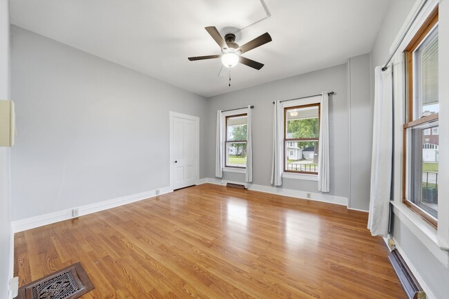 Photo - 411 N Madison St Unit A