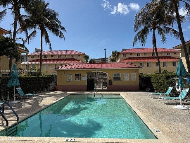 Photo - 2032 NE 167th St Unit 3-136