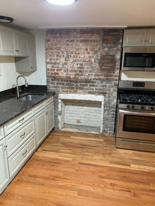 Building Photo - 15 Myrtle Ave Unit Bsmt