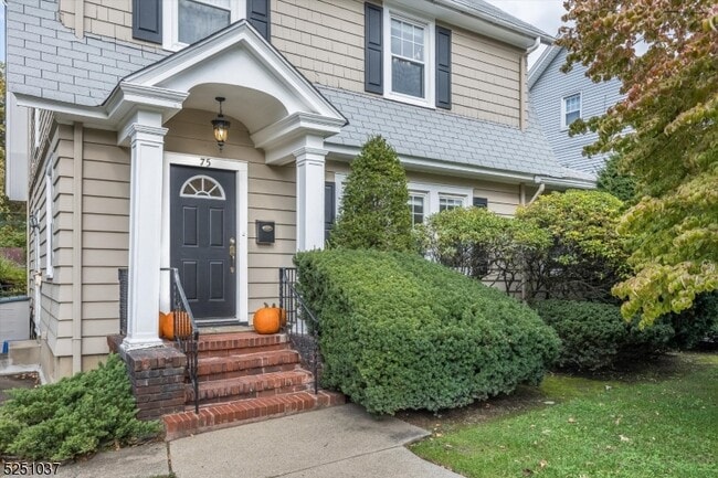 Photo - 75 Gordonhurst Ave