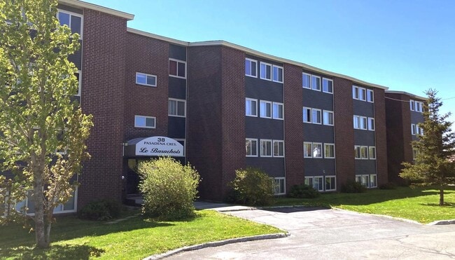 Building Photo - 38 Pasadena Crescent