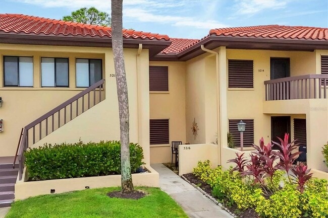 Building Photo - 5216 Lake Village Dr Unit 71