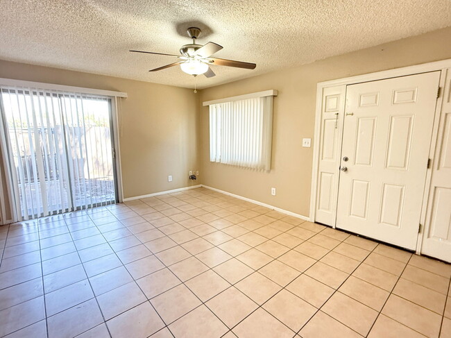 Photo - 5244 W Lynwood St