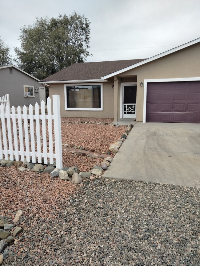 Front yard view - 8396 E Stevens Dr Unit A