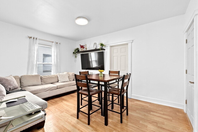 Building Photo - 345 Lowell St Unit 1 Rental