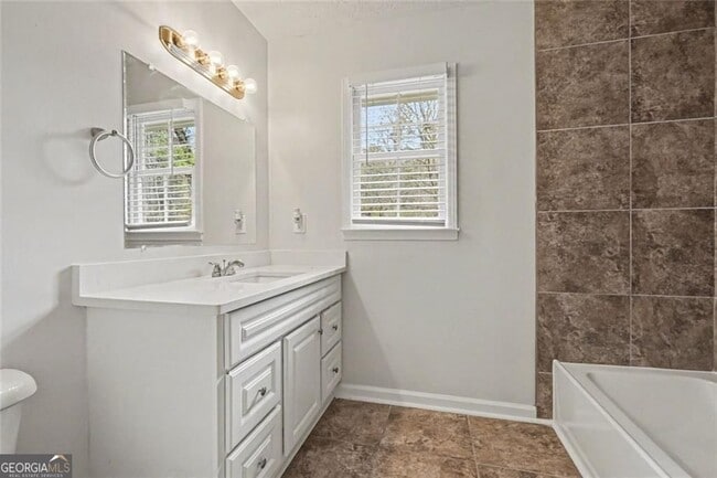 175 Woodsong Dr