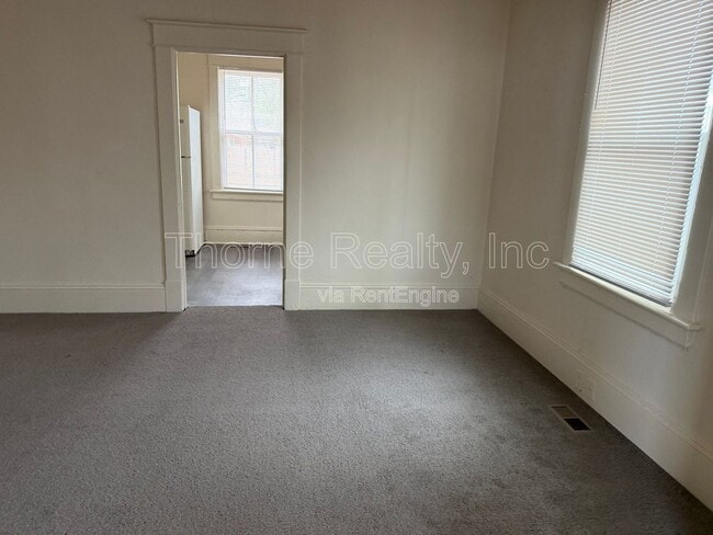 Photo - 614 S Howell St