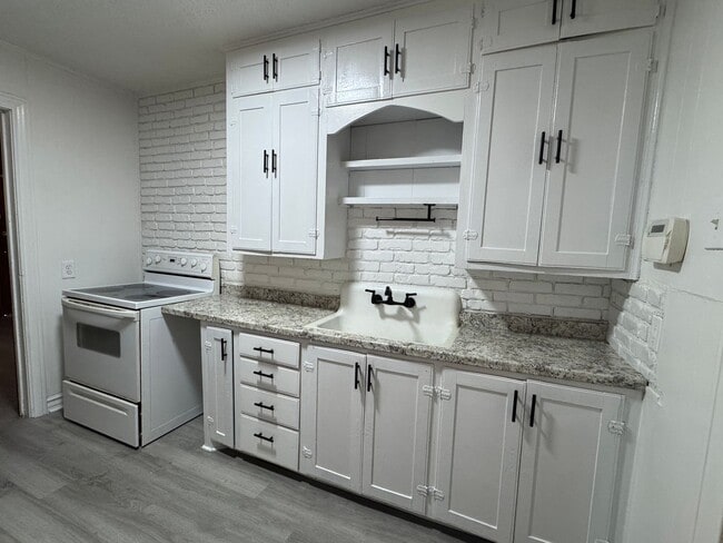 Photo - 1505 SW 8th St