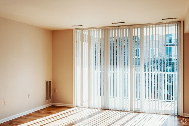 4208 Apt 204 - Fort Chaplin Park