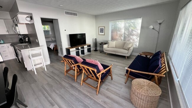 Photo - 974 Tennessee Ln