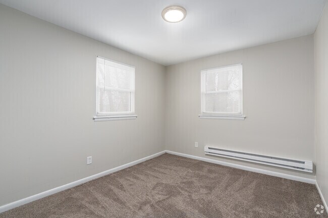 2BR, 1BA - 775SF - Bedroom