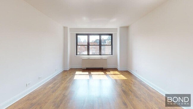 Building Photo - 145 E 16th St Unit 9A Rental
