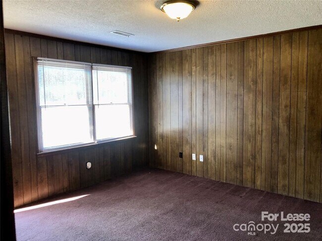 Photo - 208 Sunny Hill Dr