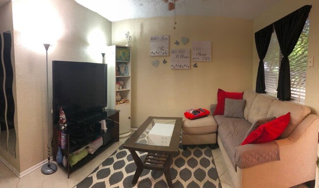 Photo - College Station - Northgate area -1 bedroom / 1 bath Apartment