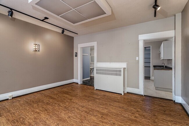 Photo - 886 Main St Unit 1