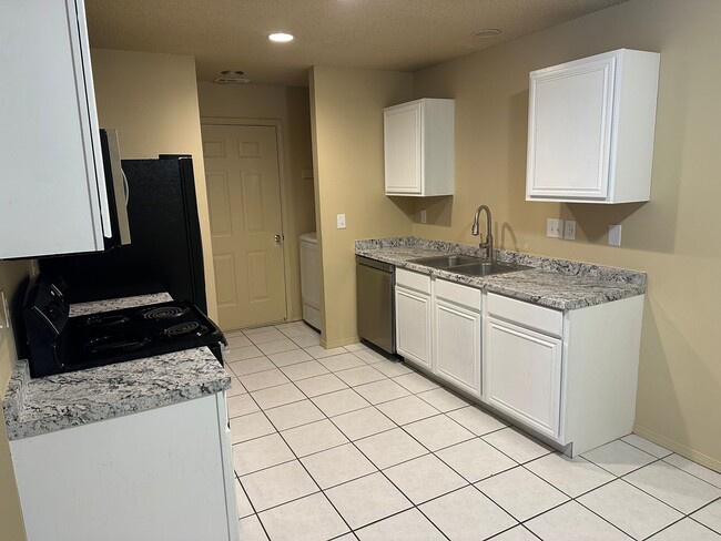 Photo - 142-144 Northaven Unit 142 Northaven