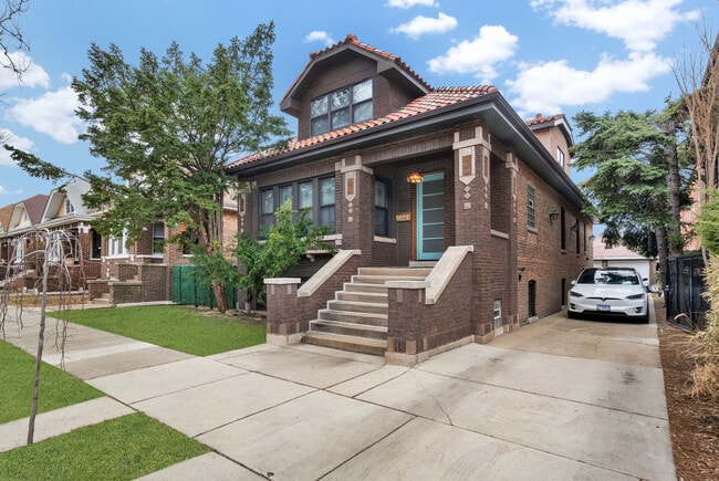 Building Photo - 1226 S 60th Ct