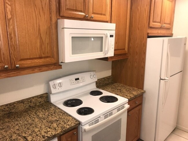 Photo - 733 SE 1st Way Unidad 204