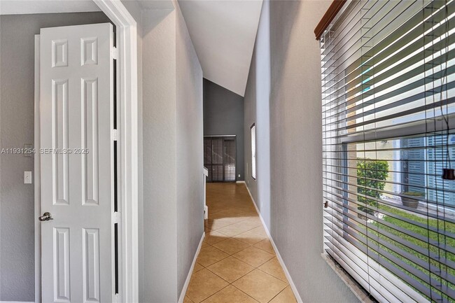 Photo - 2057 SE Avon Park Dr