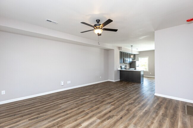 Photo - 506 S Main St