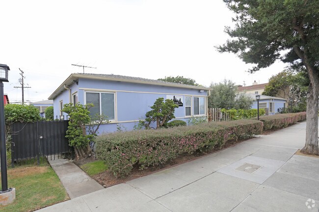 2010 Ocean Park Blvd