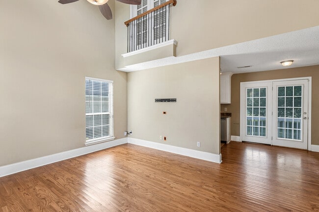 123 River Oaks Dr