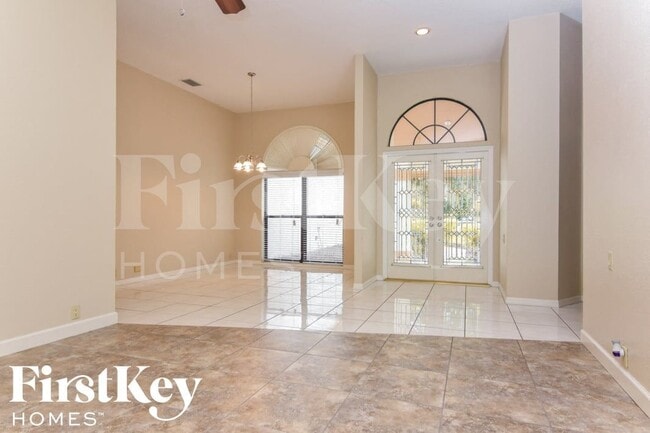 2816 Pine Club Dr