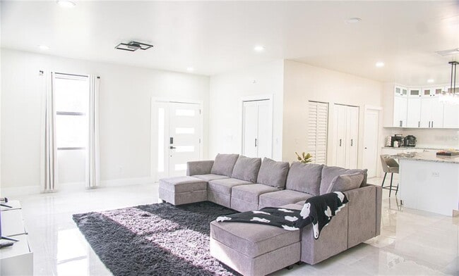 Photo - 15435 Verona Ave