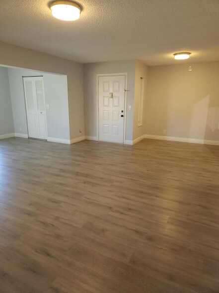 502 Shady Pine Way Unit D2