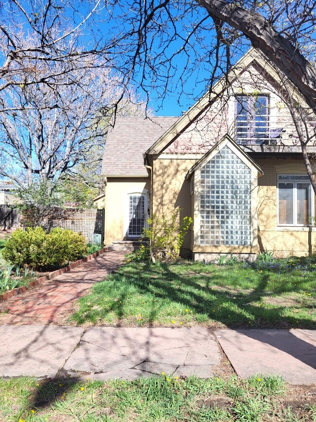 Front - 336 S Washington St