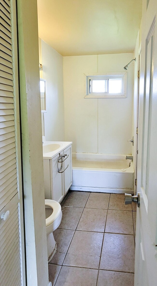 Photo - 32620 Manistee St Unit 1