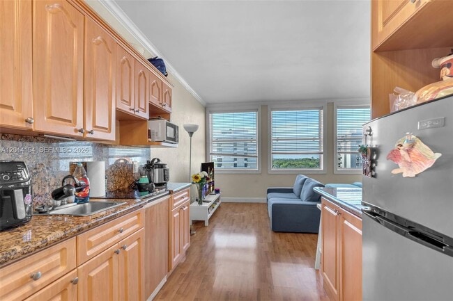 Photo - 700 Biltmore Way Unit 915