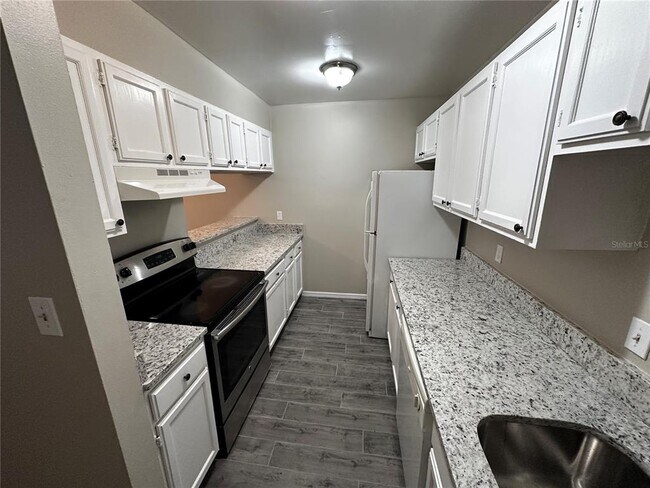 Photo - 500 YELLOWWOOD Ct