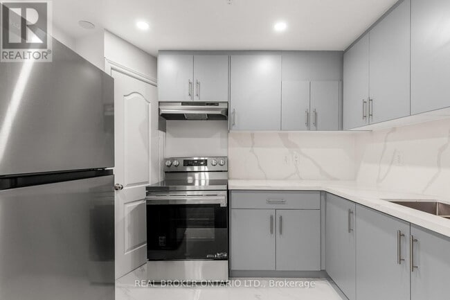 Photo - 392 Clarkson Gate