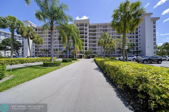 Photo - 3200 N Palm Aire Dr Condo Unit 210