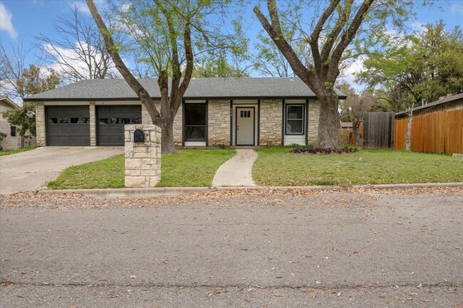 Building Photo - 502 Pin Tail Ln