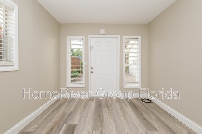 Photo - 1203 Sheridan Rd