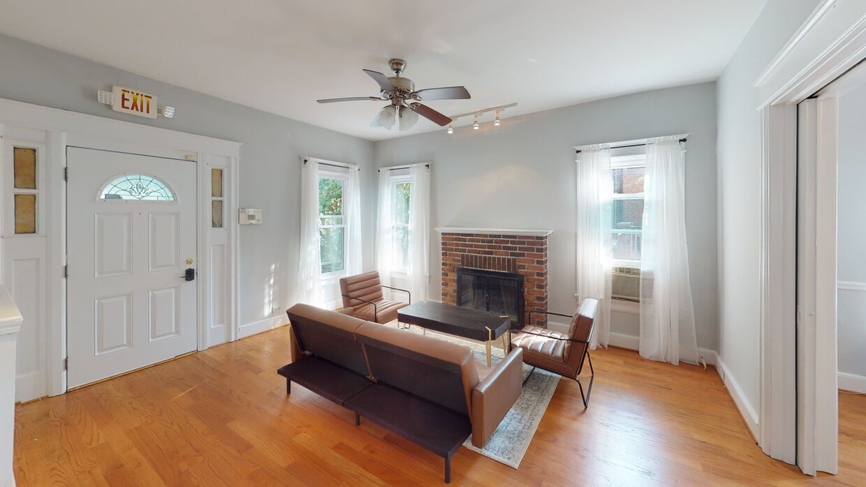 Photo - Private bedroom in 6 bed/3 bath Home