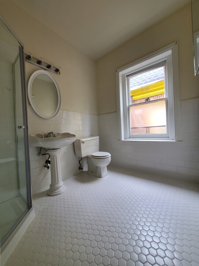 Photo - 4222 Spruce St Unit #3F