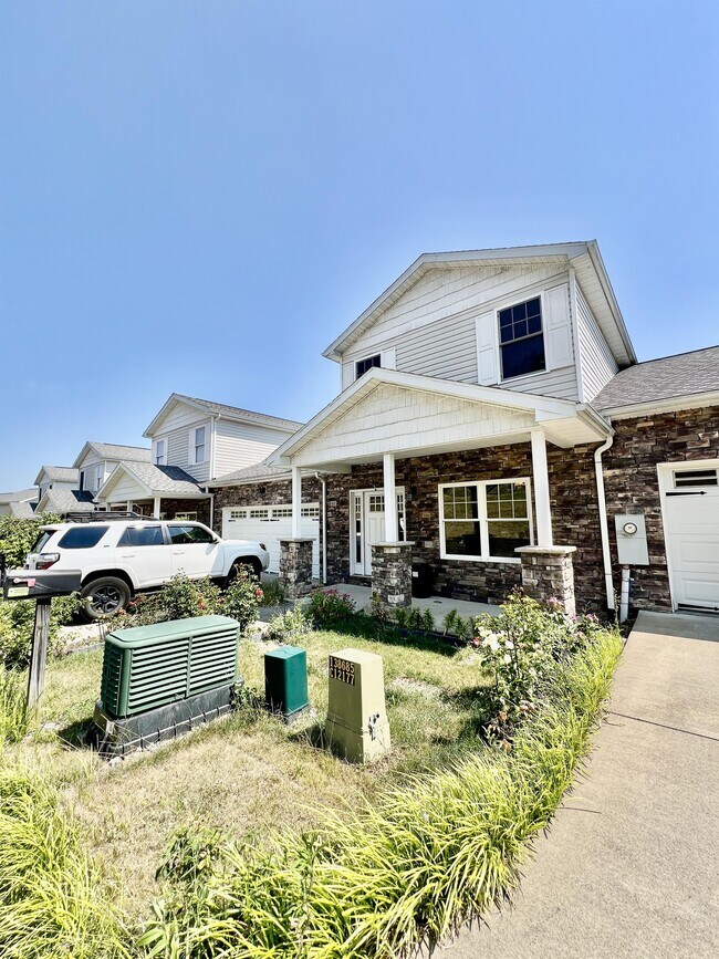 Photo - 40 Brownstone Dr