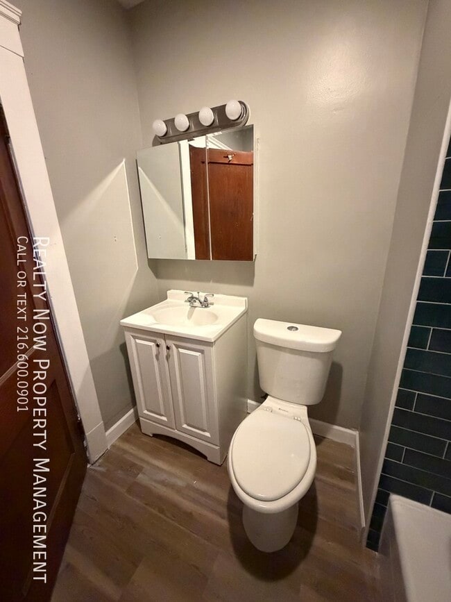 Photo - 1315 W 93rd St Apartment Unit 1315 W 93rd St