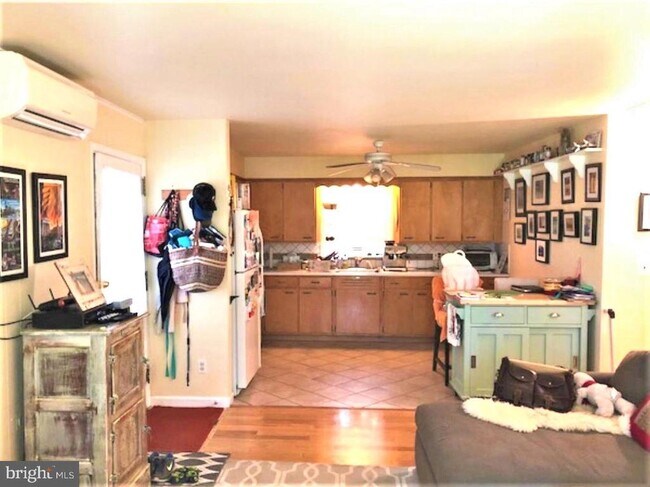 Photo - 206 Linden Ln House