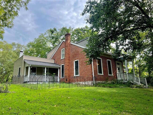 Photo - 716 Union St House